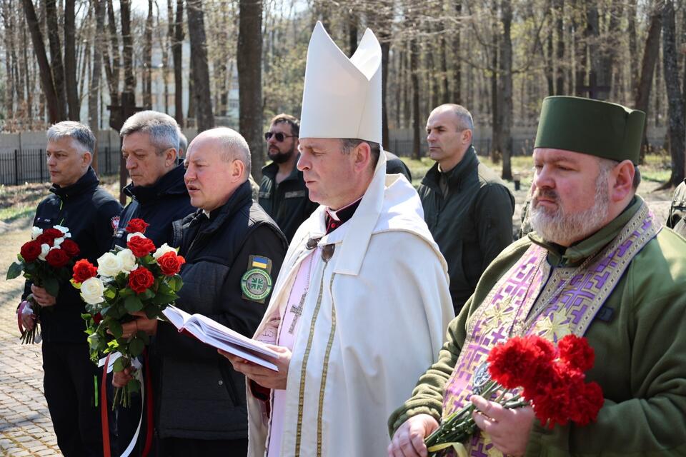 Biskup Pavlo Honczaruk i metropolita Mitrofan / autor: DSNS Kharkiv