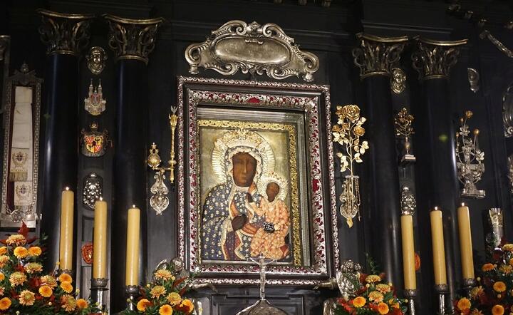Cudowny obraz Matki Boskiej Jasnogórskiej w kaplicy na Jasnej Górze / autor: Fratria MK