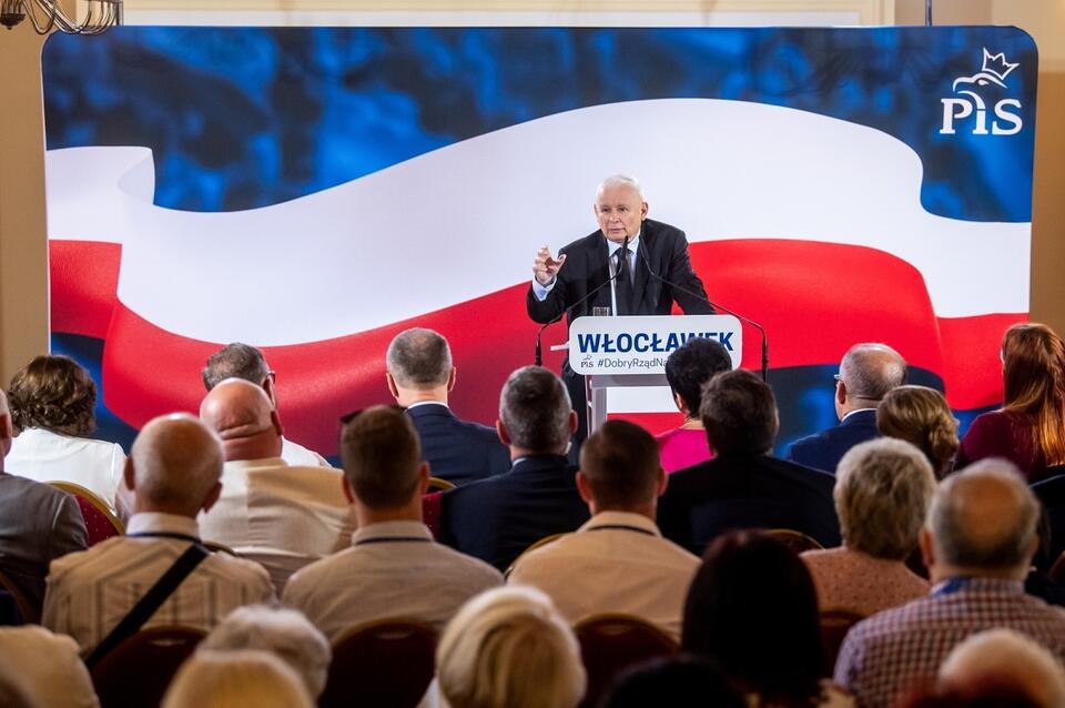 Prezes PiS Jarosław Kaczyński podczas spotkania z mieszkańcami Włocławka / autor: PAP/Tytus Żmijewski