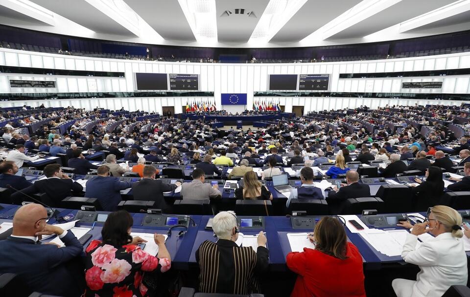 Sesja Parlamentu Europejskiego / autor: PAP/EPA/JULIEN WARNAND