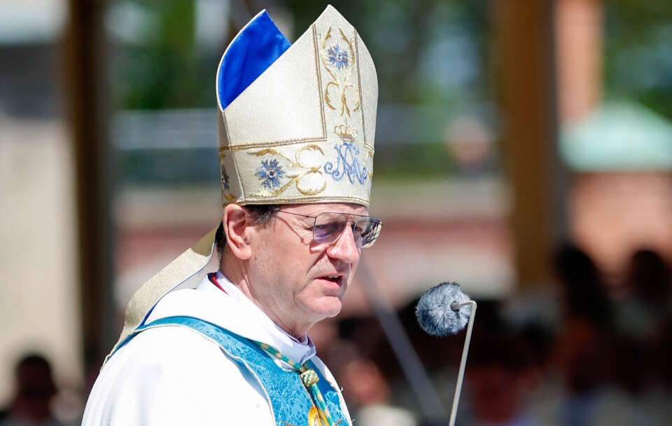  Przewodniczący KEP, abp Tadeusz Wojda przewodniczy mszy świętej na Jasnej Górze w Częstochowie, z okazji Centralnych obchodów Święta NMP Królowej Polski. / autor: PAP/Waldemar Deska