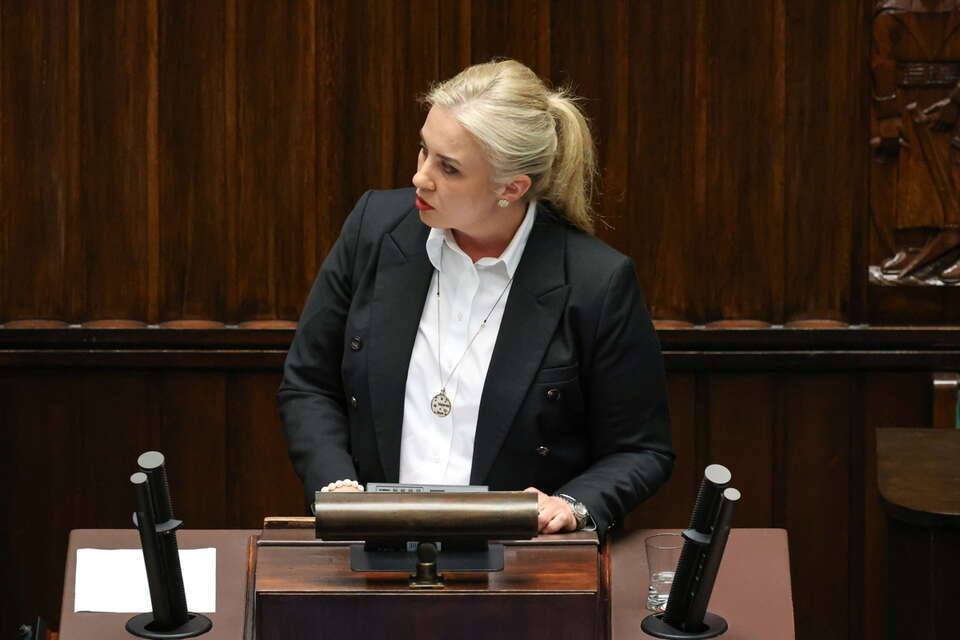 Poseł PiS Katarzyna Sójka na mównicy sejmowej / autor: PAP/Albert Zawada