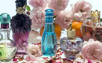 Znana sieć perfumerii zamknie kilkaset sklepów! Stawia na internet!