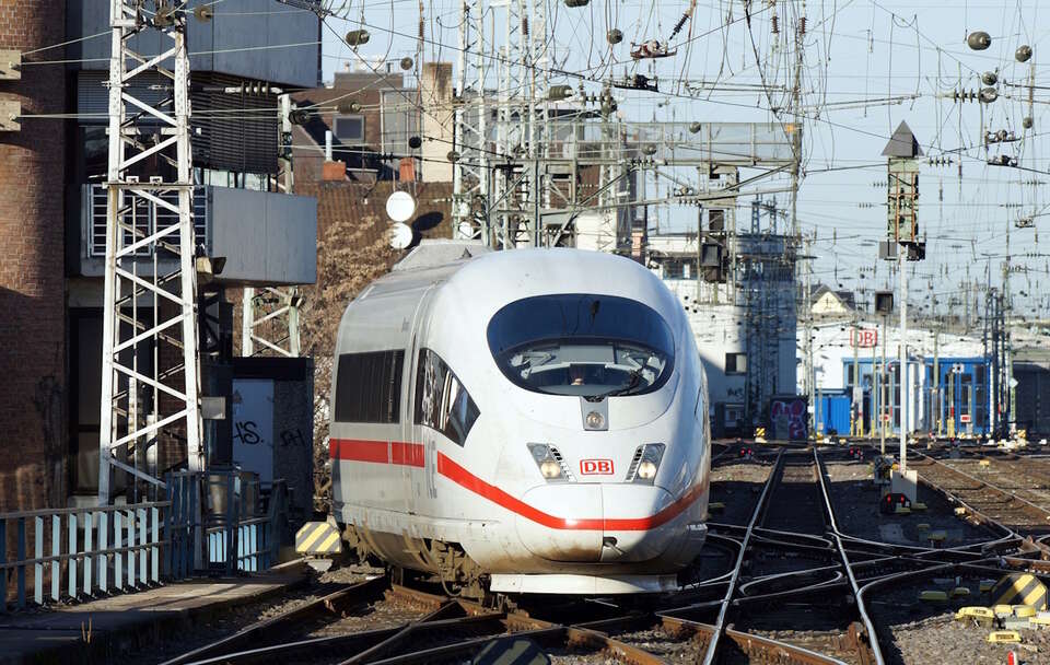 Rośnie fala przemocy w niemieckiej Deutsche Bahn. Konduktorzy boją się sprawdzać bilety. / autor: Rolf Heinrich, Köln/https://creativecommons.org/licenses/by/3.0/deed.en