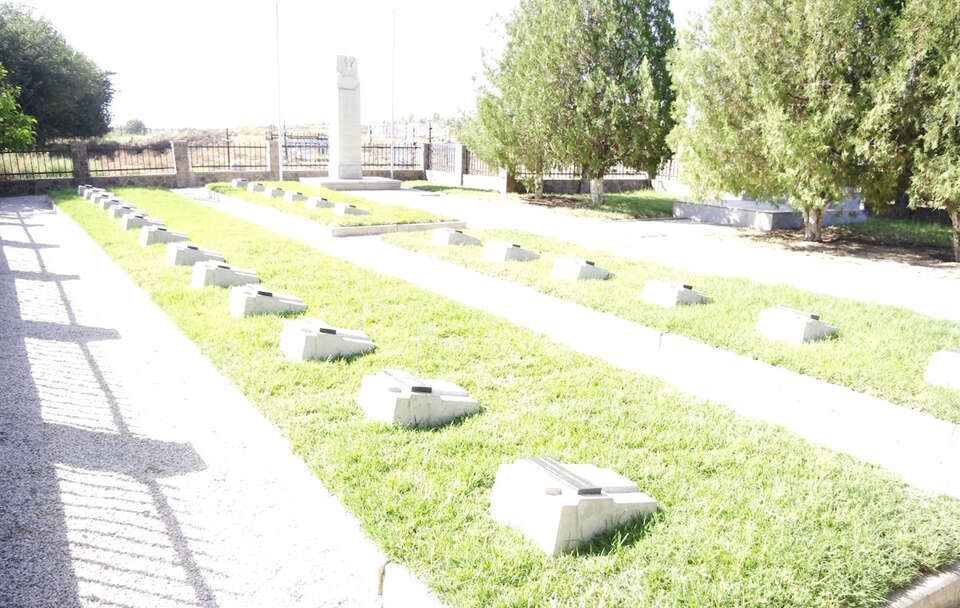 Polski Cmentarz Wojenny Olmazor w Uzbekistanie / autor: wikimedia.commons: w0zny/https://creativecommons.org/licenses/by-sa/3.0/