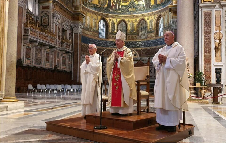 Biskupi metropolii krakowskiej i katowickiej przebywają w Watykanie z wizytą ad limina  / autor: Twitter/EpiskopatNews