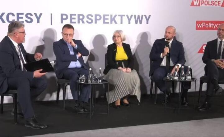 Uczestnicy panelu pt. "Suwerenność gospodarcza Polski wobec wyzwań geopolitycznych w Europie" / autor: Fratria 