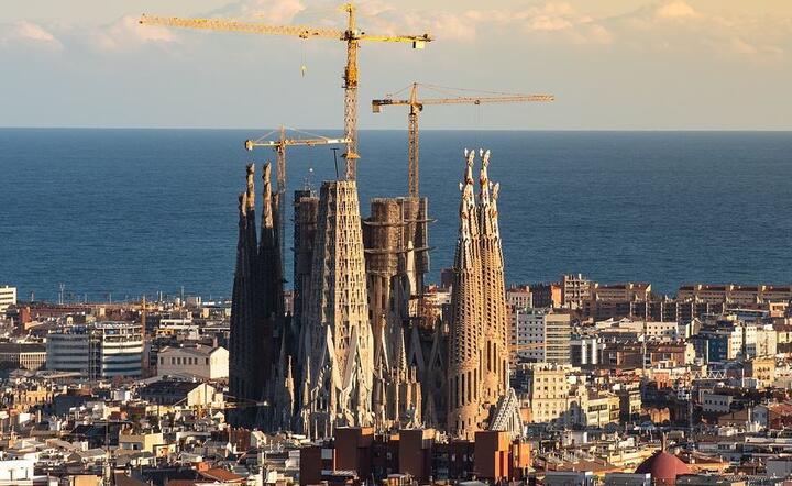 Sagrada Familia w Barcelonie  / autor: Pixabay 