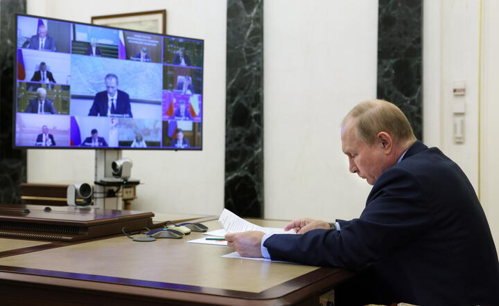 Władimir Putin podczas spotkania z członkami rządu / autor: PAP/EPA