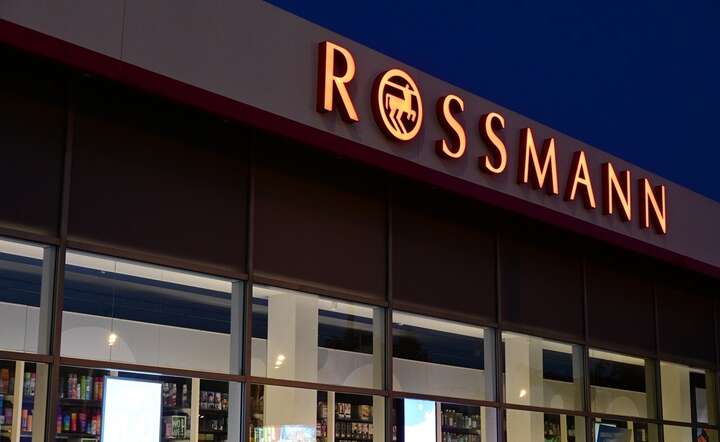 Sklep sieci drogeryjnej Rossmann w Warszawie / autor: Fratria / KK