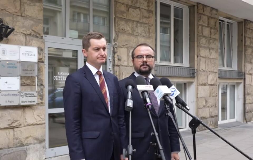 Konferencja wiceministrów Sebastiana Kalety i Pawła Jabłońskiego / autor: Twitter: @sjkaleta