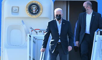 Rzeszów: Biden przywitał się z grupą amerykańskich żołnierzy