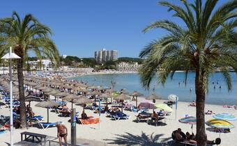 Na Majorce protest przeciw masowemu napływowi turystów