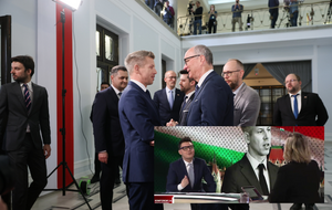 Peter Magyar i Włodzimierz Czarzasty  w polskim Sejmie  / autor: PAP/Leszek Szymański