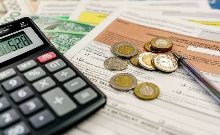 Zamrożenie II progu podatkowego jest de facto ukrytą podwyżką podatku PIT / autor: Fratria /AS