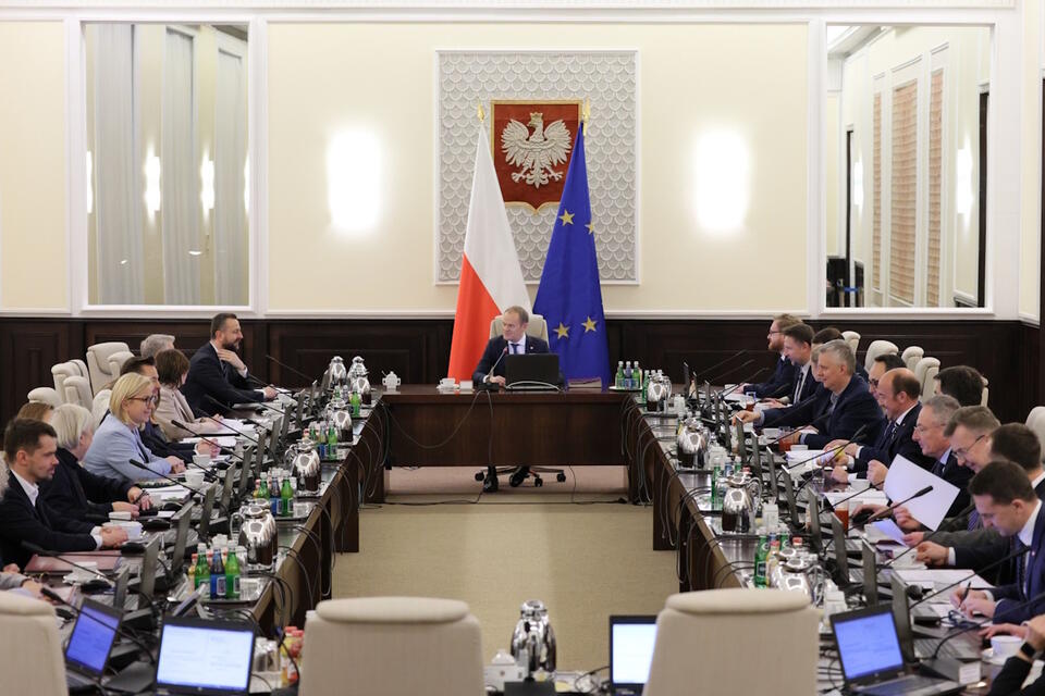 Premier Donald Tusk na posiedzeniu rządu w KPRM w Warszawie / autor: PAP/Paweł Supernak