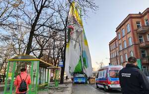 Balon lotniczy spadł na ulice Zielonej Góry. / autor: Facebook/Miasto Zielona Góra