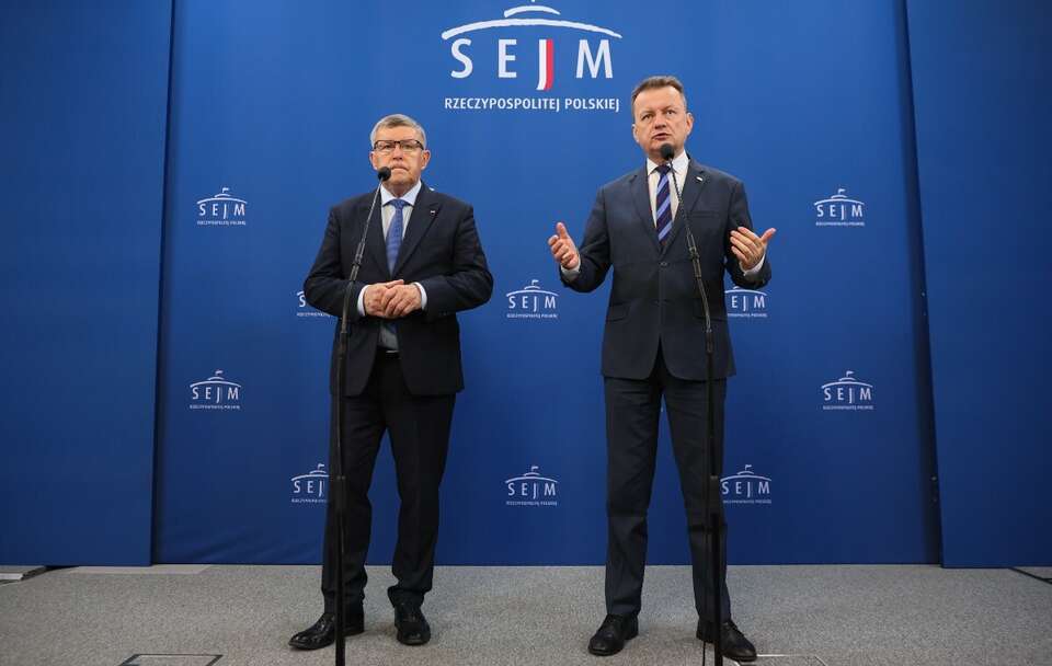 Zbigniew Kuźmiuk i Mariusz Błaszczak / autor: PAP/Leszek Szymański