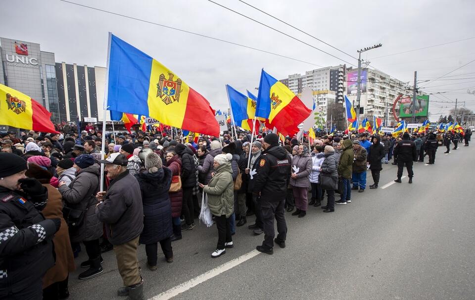 autor: PAP/EPA/DUMITRU DORU