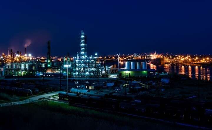 Jedna z najważniejszych rafinerii świata - Port Arthur w USA (Texas) na wybrzeżu Zatoki Meksykańskiej / autor: Pixabay