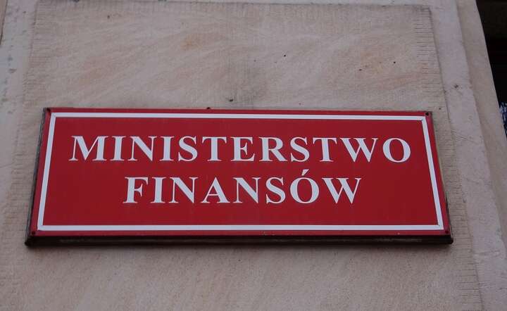 By sfinansować rosnące wydatki obronne, resort planuje podwyżkę stawki podatku dochodowego od banków / autor: Fratria / MK