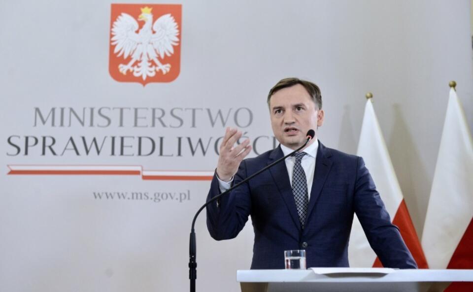 Minister sprawiedliwości Zbigniew Ziobro podczas konferencji prasowej / autor:  	PAP/Tomasz Gzell