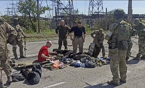 Pułk Azow: Otrzymaliśmy z Kijowa rozkaz o zaprzestaniu walk