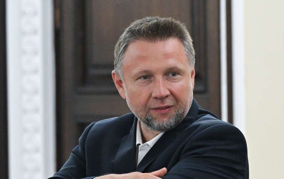 Kierwiński nie rezygnuje i odcina się od afery
