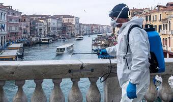 Włochy - krzywa zakażeń rośnie, warianty wirusa - straszne