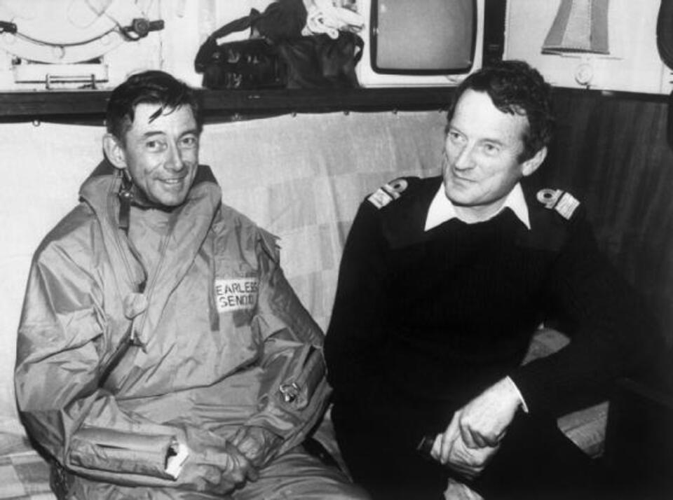 Adm. Woodward (z prawej) w czasie wojny o Falklandy. Fot. Wikimedia Commons/Cleaver Martin