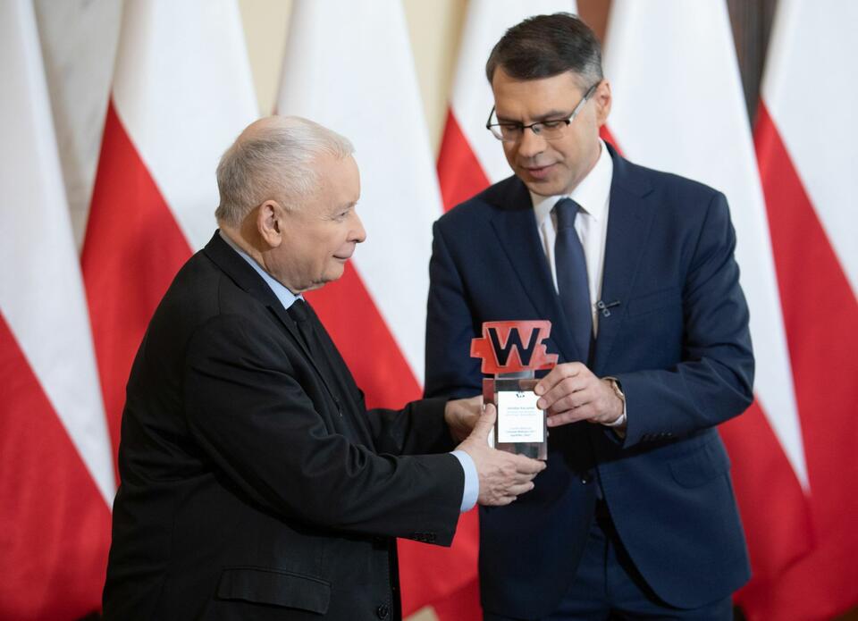 Premier Jarosław Kaczyński odbiera tytuł Człowiek Wolności Tygodnika Sieci / autor: wPolityce.pl