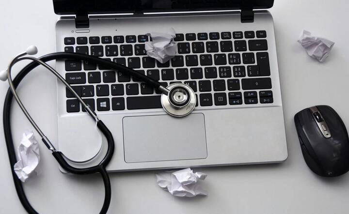 ZUS: po rekordowym marcu liczba zwolnień lekarskich w kwietniu spada / autor: Pixabay.com
