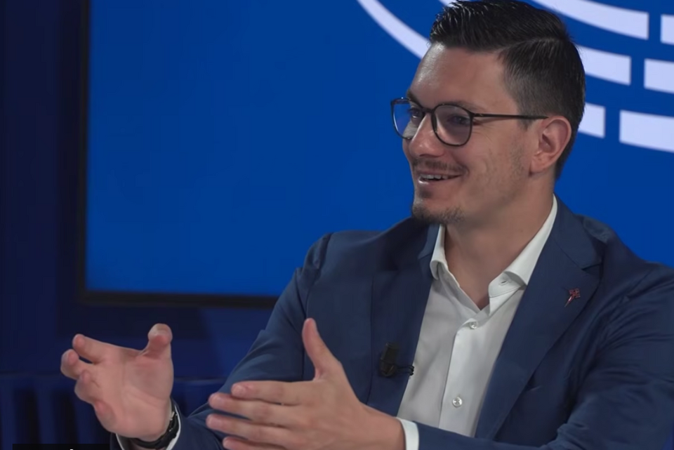 Europoseł od Meloni bezlitośnie punktuje politykę lewicy i UE!