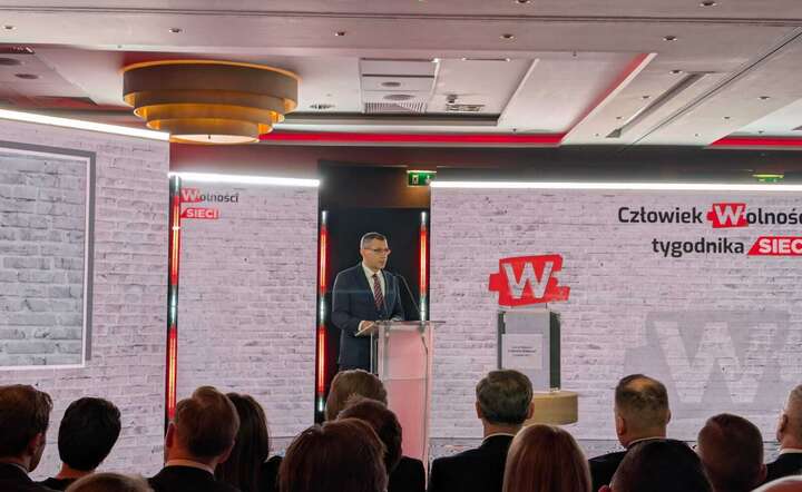 Laudację na cześć laureata nagrody Człowiek Wolności tygodnika "Sieci" wygłosił redaktor naczelny pisma Jacek Karnowski / autor: Fratria