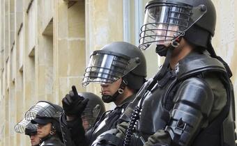 Francja: Policjanci znowu demonstrują odpierając oskarżenia o rasizm