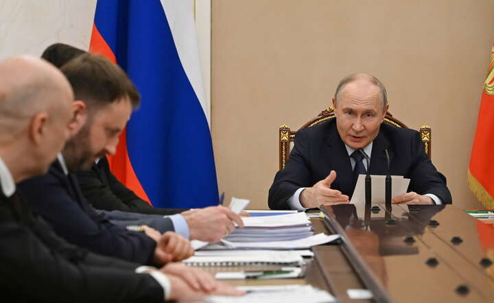 Prezydent Rosji Władimir Putin na Kremlu na naradzie w sprawie problemów gospodarczych, 22 lipca 2026 / autor: PAP/EPA/ALEXANDER KAZAKOV/ SPUTNIK