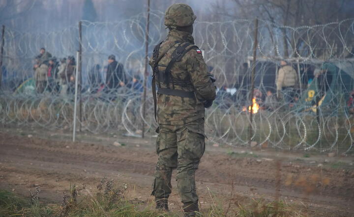 SG: strona białoruska przygotowuje się dziś na dużą próbę forsowania granicy