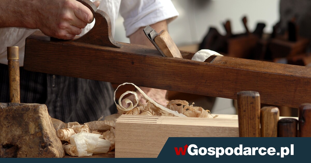 Branża meblowa ugina się pod ciężarem długów