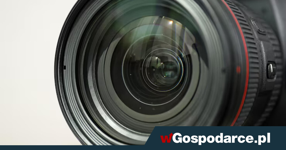 Chodzą od auta do auta i fotografują