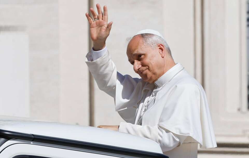 Papież Leon XIV  / autor: PAP/EPA/FABIO FRUSTACI