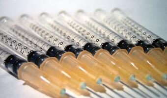 .Nowoczesna chce uzależnić wypłaty 500+ od obowiązku szczepień. Poseł Kukiz'15 ostro odpowiada