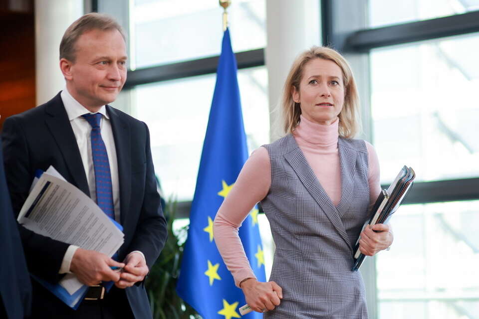 Piotr Serafin i Kaja Kallas, szefowa unijnej dyplomacji / autor: PAP/EPA