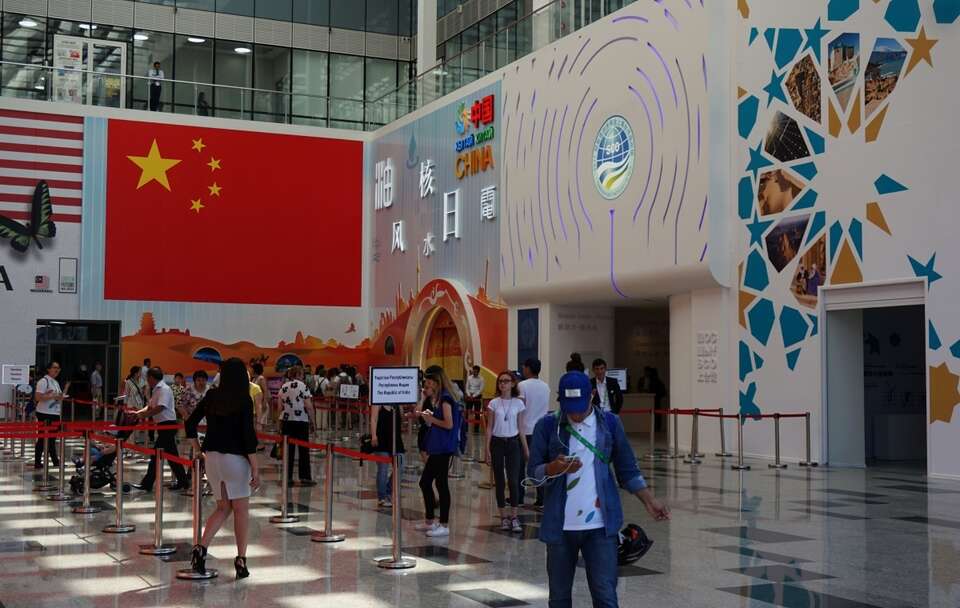 Wiceszef Ośrodka Studiów Wschodnich Jakub Jakóbowski opisuje ekspansję gospodarczą Chin w Europie. / autor: Fratria