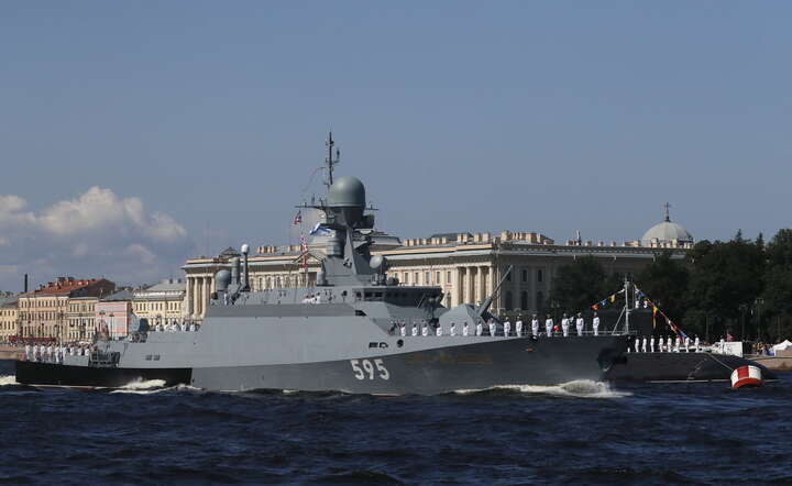 Okręty rosyjskiej MW - Sankt Petersburg / autor: PAP/EPA/ANATOLY MALTSEV