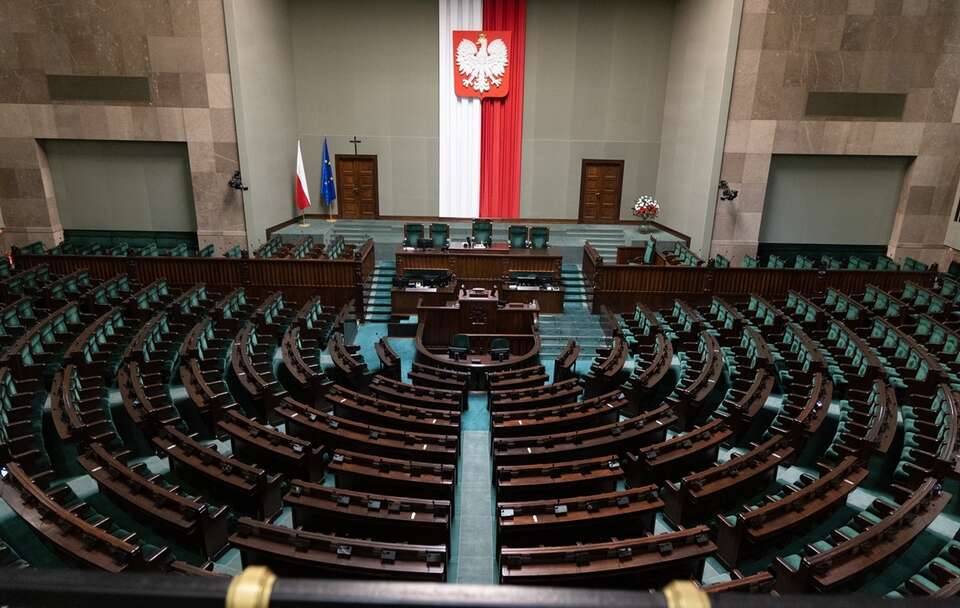 PiS depcze KO "po piętach". Ogromny wzrost poparcia