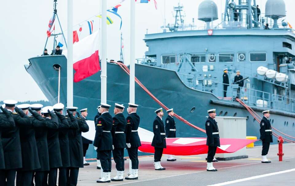 Uroczyste obchody Święta Marynarki Wojennej w Morskim Porcie Wojennym w Świnoujściu / autor: PAP/Jerzy Muszyński