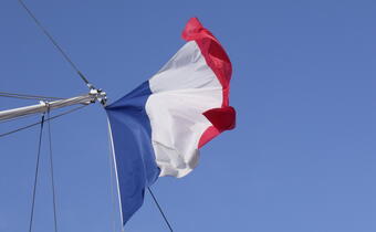 Uzbrojony napastnik wziął zakładników w Domont pod Paryżem