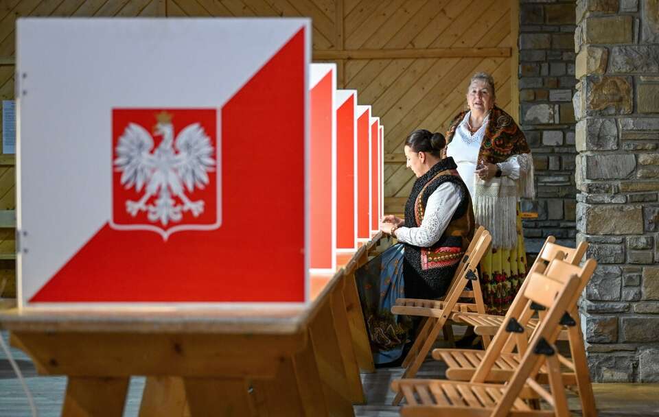 Głosowanie w wyborach prezydenta RP / autor: PAP/Grzegorz Momot