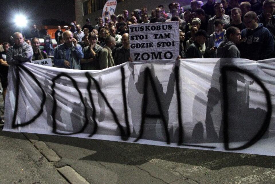 W sytuacji konfliktu kibiców z rządem, władze dążą do stygmatyzacji całego środowiska. PAP