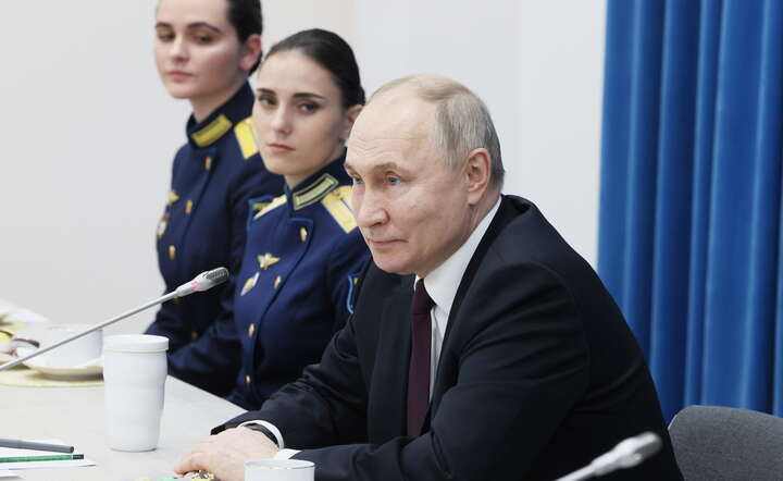 Prezydent Rosji Władimir Putin w trakcie wizyty w uczelni wojskowej w Krasnodarze / autor: PAP/EPA/VLADIMIR GERDO/SPUTNIK/
